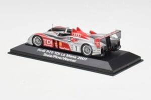 Audi R10 TDI LMP1 #1 F. Biela / E. Pirro / M. Werner 24 Hours of Le Mans 2007 Minichamps 1:43 5020700213 メタル - 画像 3/4
