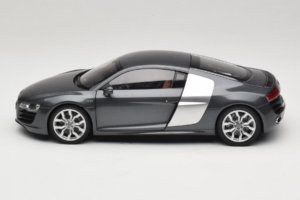 Audi R8 5.2 FSI Quattro Daytona Grey Kyosho 1:18 09216DG メタル - 画像 4/7