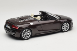 Audi R8 5.2 Spyder Teak Brown Kyosho 1:18 5010918525 メタル - 画像 3/8
