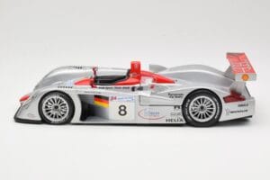 Audi R8 LMP900 #8 Audi Sport Team Joest F. Biela / E. Pirro / T. Kristensen 24 Hours of Le Mans 2000 Maisto 1:18 38899 メタル - 画像 3/6