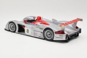 Audi R8 LMP900 #8 Audi Sport Team Joest F. Biela / E. Pirro / T. Kristensen 24 Hours of Le Mans 2000 Maisto 1:18 38899 メタル - 画像 5/6
