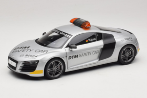 Audi R8 Safety Car 24 Hours of Le Mans 2008 Kyosho 1:18 Audi R8 Safety Car 24 Hours of Le Mans 2008 Kyosho 1:18 09214DTM メタル