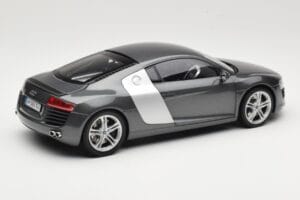 Audi R8 Type 42 4.2 Daytona Grey Kyosho 1:18 5010618425 メタル - 画像 3/8