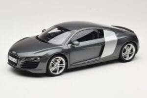 Audi R8 Type 42 4.2 Daytona Grey Kyosho 1:18 5010618425 メタル