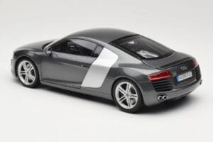 Audi R8 Type 42 4.2 Daytona Grey Kyosho 1:18 5010618425 メタル - 画像 7/8