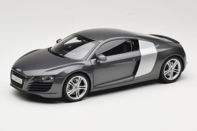 Audi R8 Type 42 4.2 Daytona Grey Kyosho 1:18 5010618425 メタル