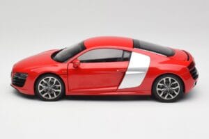 Audi R8 V10 ブリリアントレッド Kyosho 1:18 09216RR メタル - 画像 4/8