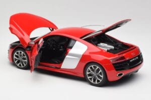Audi R8 V10 ブリリアントレッド Kyosho 1:18 09216RR メタル - 画像 5/8
