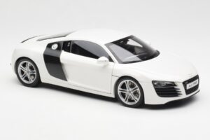 Audi R8 Type 42 ホワイト Kyosho 1:18 09213W メタル - 画像 6/8