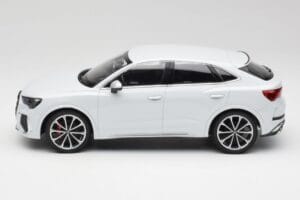 Audi RS Q3 F3 Sportback Glacier White Metallic Minichamps 1:18 155018105 メタル - 画像 3/6
