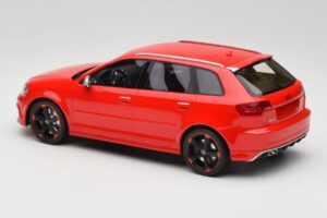 Audi RS3 8P Sportback レッド DNA 1:18 DNA000056 レジン - 画像 5/6