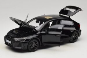 Audi RS3 8Y Sportback Myth Black Norev 1:18 188388 メタル - 画像 2/8