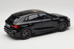 Audi RS3 8Y Sportback Myth Black Norev 1:18 188388 メタル - 画像 3/8