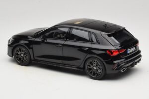Audi RS3 8Y Sportback Myth Black Norev 1:18 188388 メタル - 画像 7/8