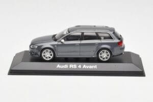 Audi RS4 B7 Avant グレー Minichamps 1:43 5010509223 メタル