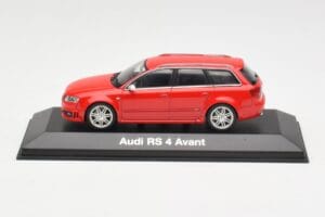 Audi RS4 B7 Avant レッド Minichamps 1:43 5010509213 メタル