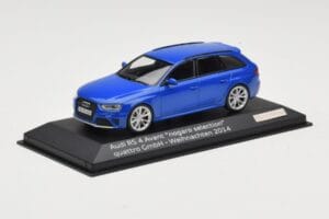 Audi RS4 B8 Avant Nogaro Blue クリスマス セレクション 2014 Minichamps 1:43 AUDI003 メタル - 画像 2/4