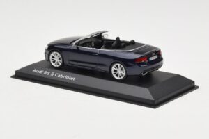 Audi RS5 B8 カブリオレ Estoril Blue Minichamps 1:43 5011215313 メタル - 画像 3/4