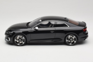 Audi RS5 B9 Coupe ブラック GT Spirit 1:18 GT751 レジン - 画像 3/6