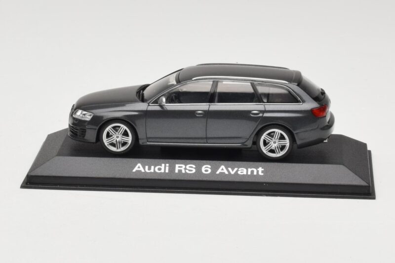 Audi RS6 C5 Avant Daytona Grey Minichamps 1:43 5010710233 メタル