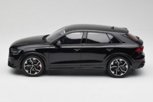 Audi RSQ8 ナイトブラック GT Spirit 1:18 GT305 レジン - 画像 3/6