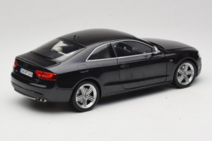 Audi S5 B8 Coupe ブラック Norev 1:18 188360 メタル - 画像 3/8