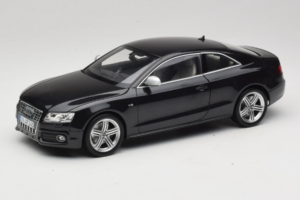 Audi S5 B8 Coupe ブラック Norev 1:18 188360 メタル