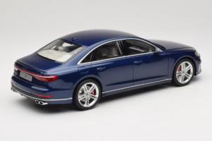 Audi S8 D5 ブルー GT Spirit 1:18 GT313 レジン - 画像 2/6