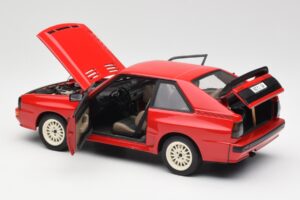 Audi Sport Quattro レッド ディーラーエディション AUTOart 1:18 5030400205 メタル - 画像 5/8