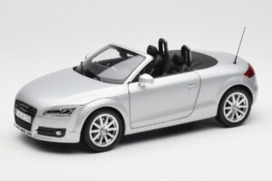Audi TT 8J Roadster ライトシルバー Minichamps 1:18 5010500515 メタル