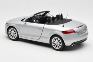 Audi TT 8J Roadster ライトシルバー Minichamps 1:18 5010500515 メタル - 画像 7/8