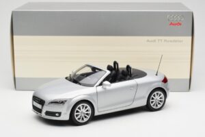 Audi TT 8J Roadster ライトシルバー Minichamps 1:18 5010500515 メタル - 画像 8/8