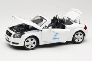 Audi TT 8N カブリオレ ホワイト Maisto 1:18 56065 メタル - 画像 2/8