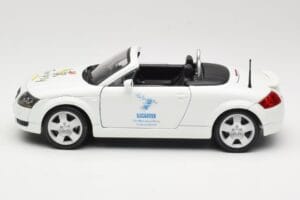 Audi TT 8N カブリオレ ホワイト Maisto 1:18 56065 メタル - 画像 4/8