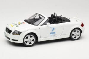 Audi TT 8N カブリオレ ホワイト Maisto 1:18 56065 メタル