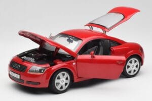 Audi TT 8N クーペ レッド Revell 1:18 89909092 メタル - 画像 2/8
