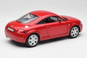 Audi TT 8N クーペ レッド Revell 1:18 89909092 メタル - 画像 3/8