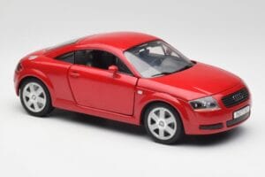 Audi TT 8N クーペ レッド Revell 1:18 89909092 メタル - 画像 6/8