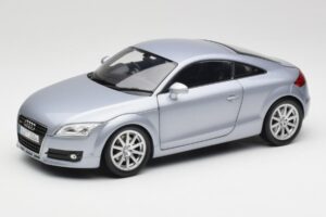 Audi TT 8N RHD レイク シルバー メタリック Minichamps 1:18 150015020 メタル