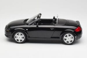 Audi TT 8N Roadster Black Metallic Minichamps 1:18 155017030 メタル - 画像 3/6