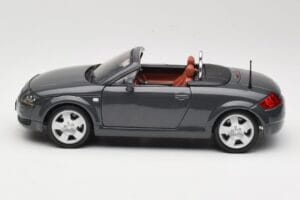 Audi TT 8N Roadster グレー Maisto 1:18 50346 メタル - 画像 4/8