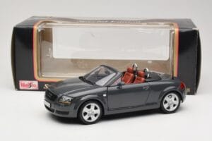Audi TT 8N Roadster グレー Maisto 1:18 50346 メタル - 画像 8/8