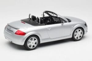 Audi TT 8N Roadster Silver Metallic Minichamps 1:18 155017031 メタル - 画像 2/6
