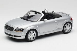 Audi TT 8N Roadster Silver Metallic Minichamps 1:18 155017031 メタル