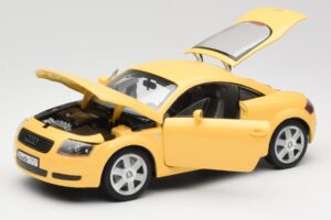Audi TT 8N イエロー Revell 1:18 08954-M1 メタル - 画像 2/8