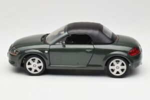 Audi TT 8N ロードスター グリーン Revell 1:18 08979 メタル - 画像 4/8