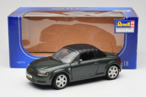 Audi TT 8N ロードスター グリーン Revell 1:18 08979 メタル - 画像 8/8