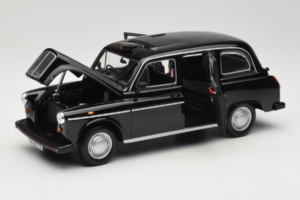 Austin FX4 London Taxi ブラック Minichamps 1:18 180136000 メタル - 画像 2/8