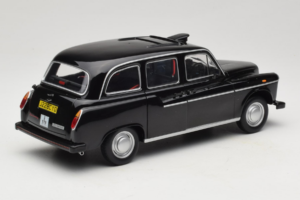 Austin FX4 London Taxi ブラック Minichamps 1:18 180136000 メタル - 画像 3/8