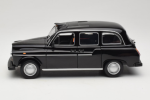 Austin FX4 London Taxi ブラック Minichamps 1:18 180136000 メタル - 画像 4/8